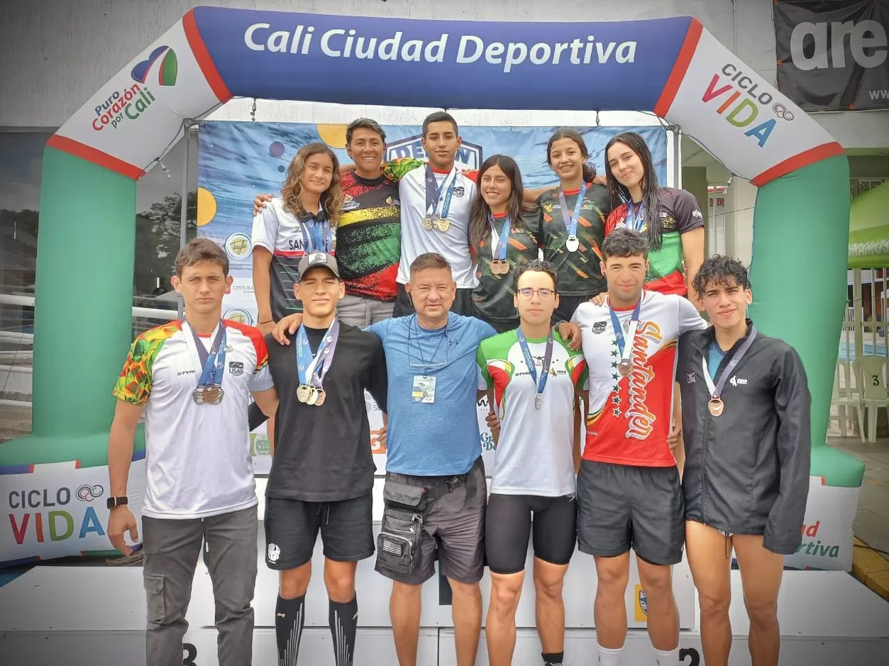 Santander conquista la natación en Cali