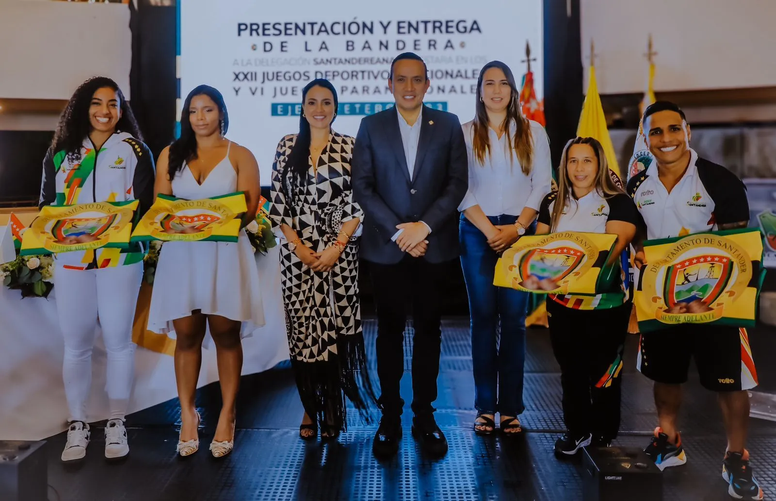 Delegación santandereana recibió la bandera del departamento y estrena ‘nueva piel’ en Juegos Nacionales